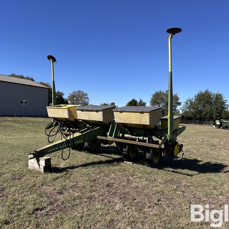 JOHN DEERE 7000