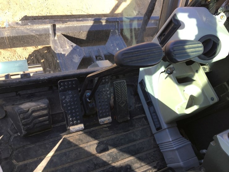 2018-caterpillar-305.5e2-image-7