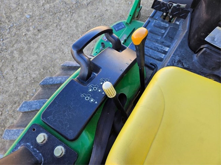 john-deere-2320-image-18