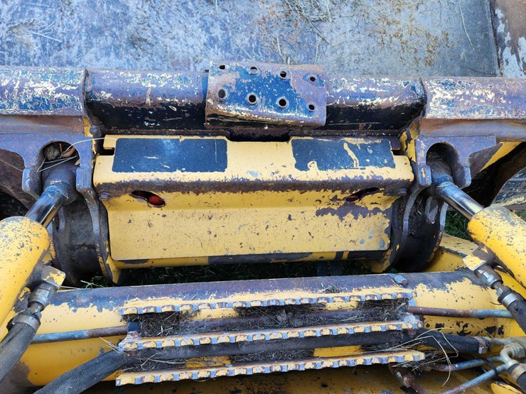 2005-john-deere-250-image-9