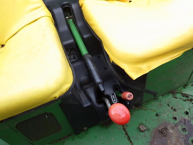 john-deere-gator-image-15