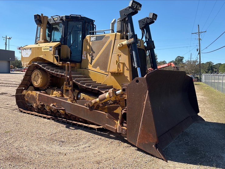 2019-caterpillar-d8t-image-3