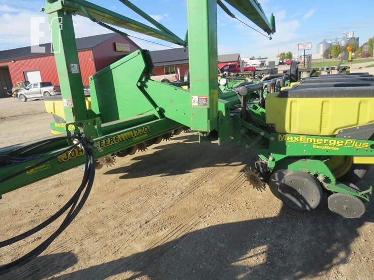 2000-john-deere-1770-image-11