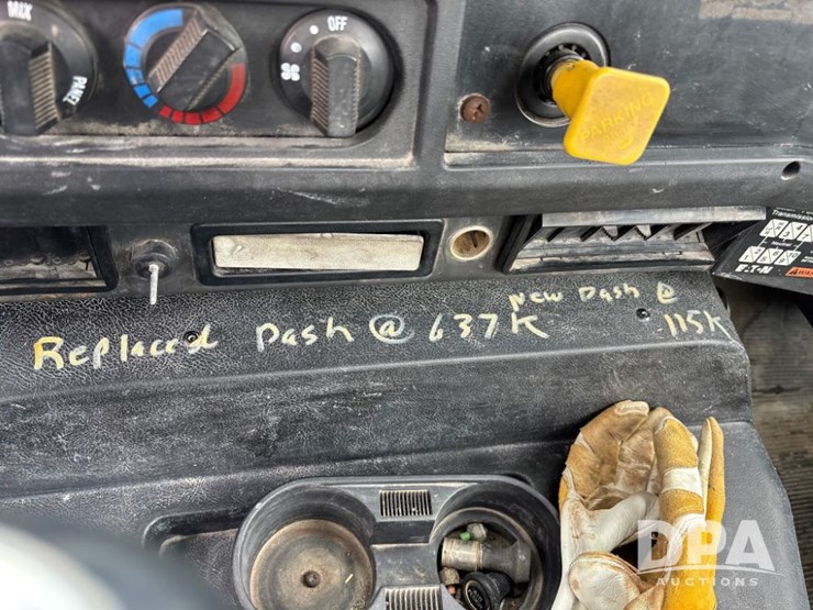 1999-ihc-8100-truck-(pz14131,-unit-7240)-image-10