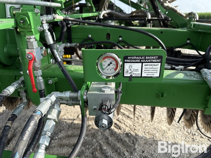 2020-john-deere-2660vt-image-12