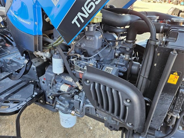 new-holland-tn65-image-14
