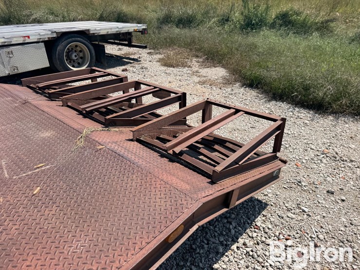 1983-homebuilt-tri/a-flatbed-gooseneck-trailer-image-18