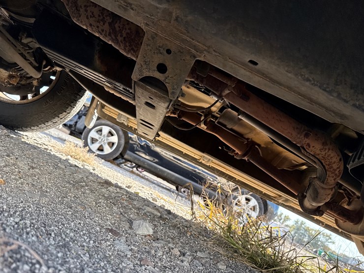 2004-toyota-sequoia-image-18