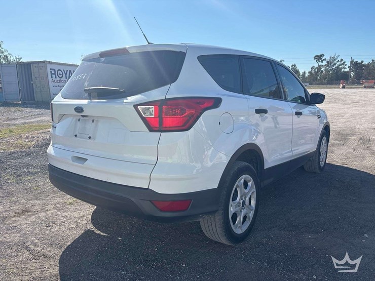 2019-ford-escape-image-3