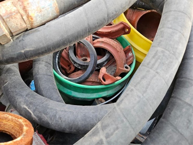 #3154-•-crate-with-valve-&-hoses-image-7