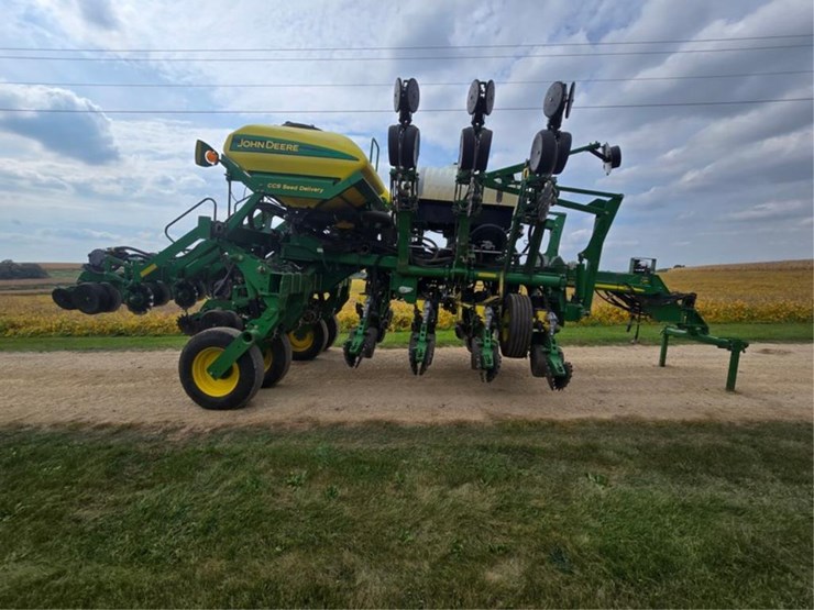 john-deere-1790-image-6