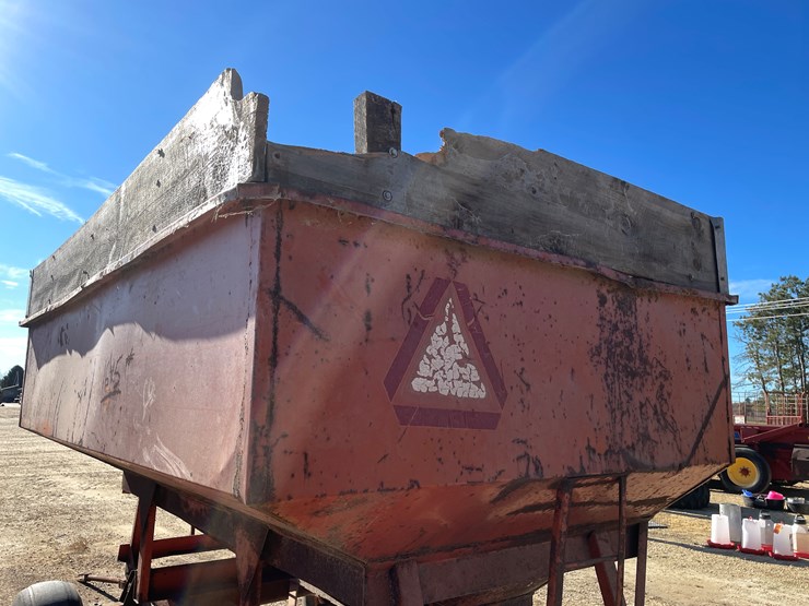 #5931-•-gravity-box-on-running-gear-image-28