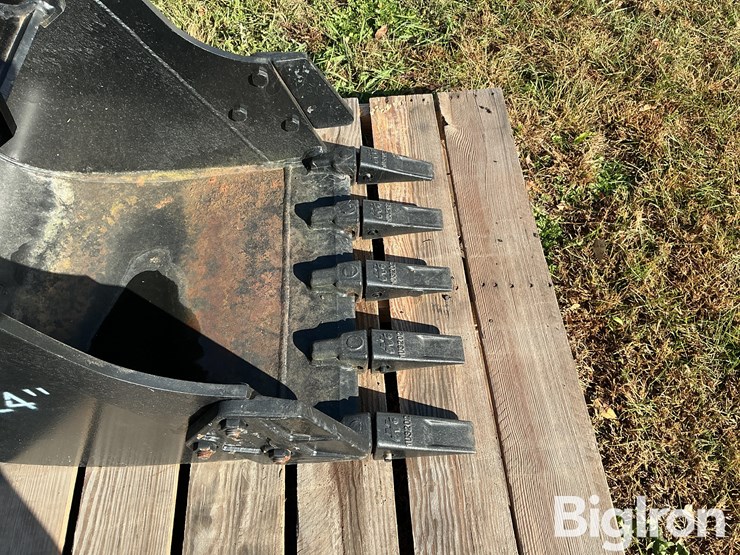 2023-landhero-cat305/306-mini-excavator-bucket-image-10