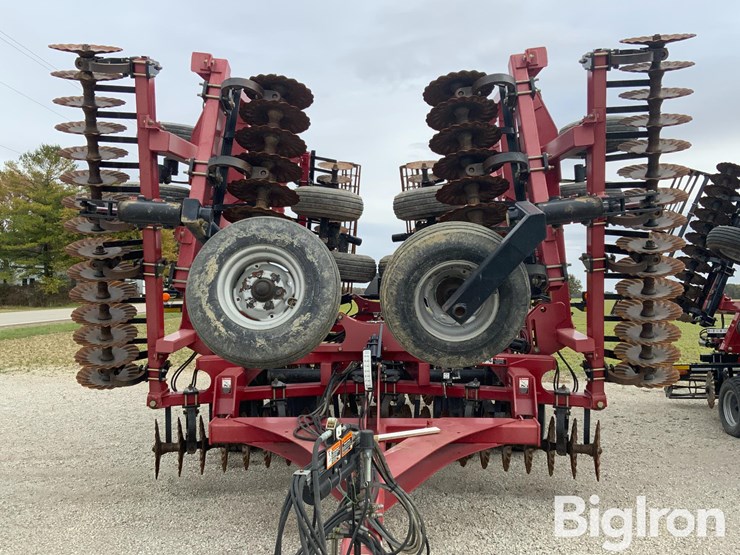 2012-case-ih-330-image-2