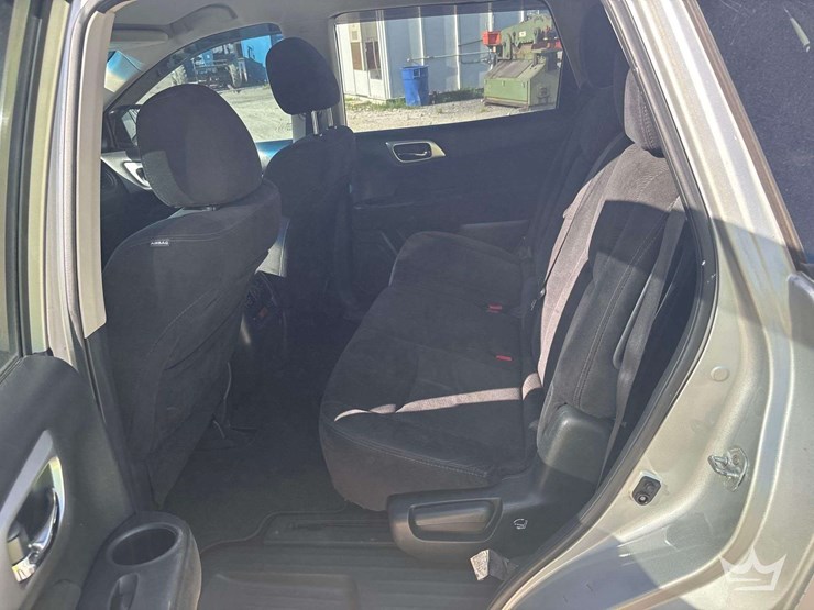 2016-nissan-pathfinder-image-14