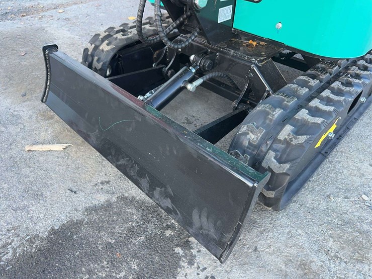 2025-agt-h15z-mini-excavator-image-10