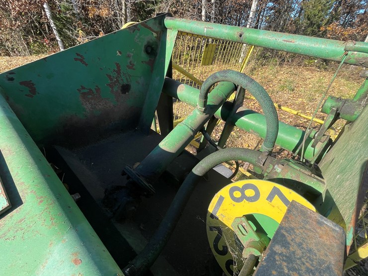 john-deere-336-image-25