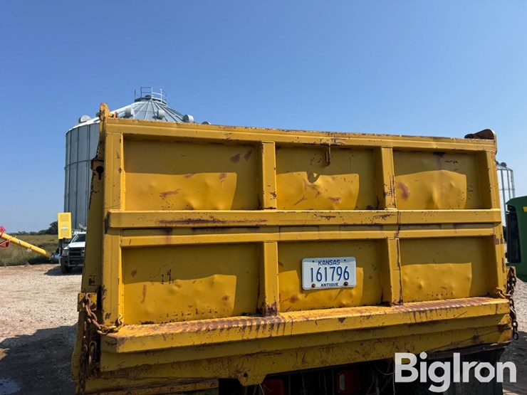 1976-international-f4270-image-15