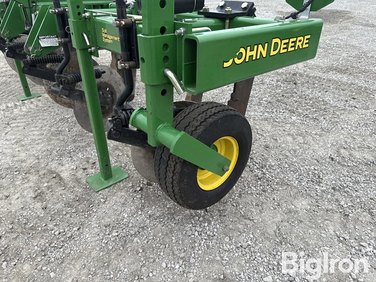 john-deere-2100-image-12