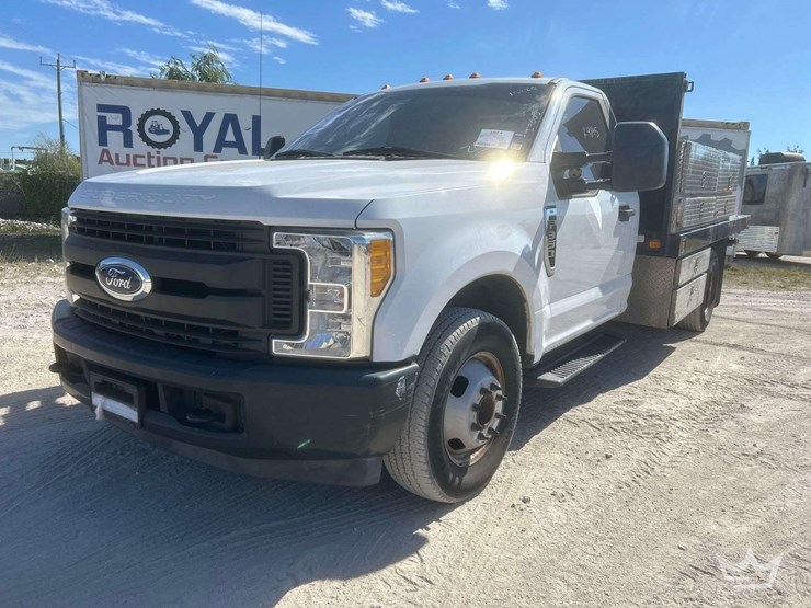 2017-ford-f350-image-1