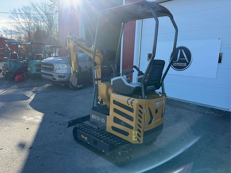 2025-agt-mx12z-mini-excavator-image-7