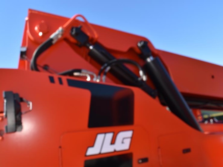 jlg-10054-forklift-(serial-#-0160080012)-(showing-appx-4,296-hours,-up-to-t-image-8