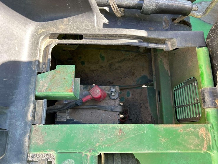 2016-john-deere-gator-image-9