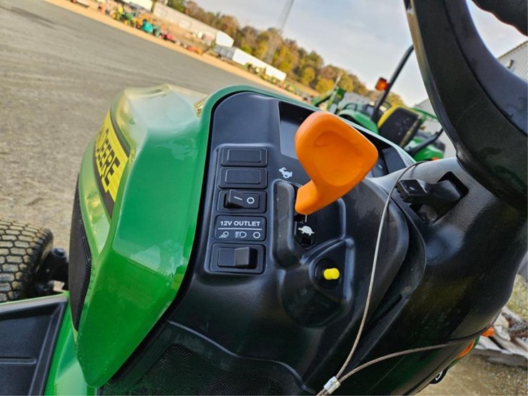 john-deere-x730-image-21