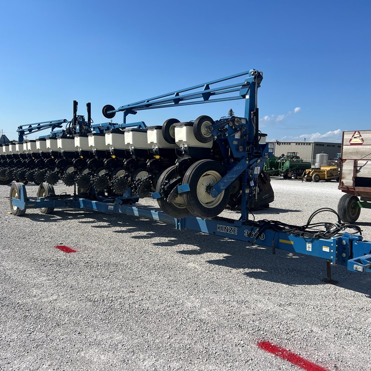 2002 KINZE 3600