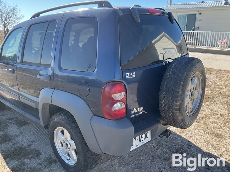 2005-jeep-liberty-sport-image-14