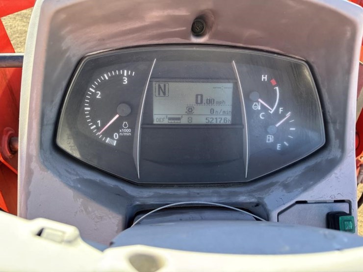 2018-kubota-m5-111d-image-29