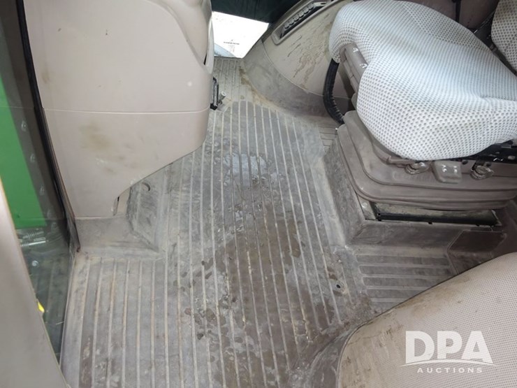 2017-john-deere-r4038-image-116