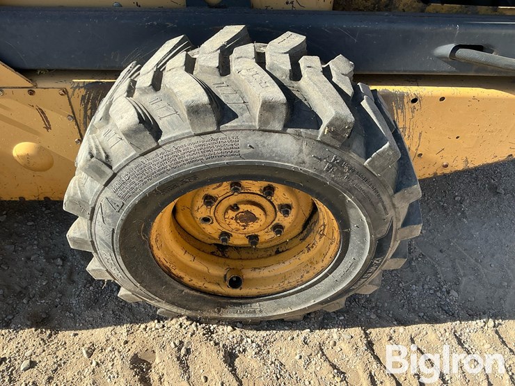 1990-new-holland-l785-image-19