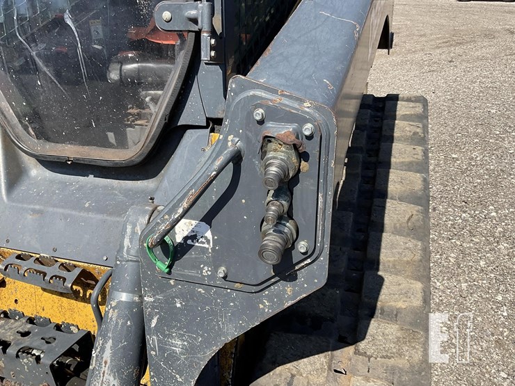 2017-deere-331g-image-9