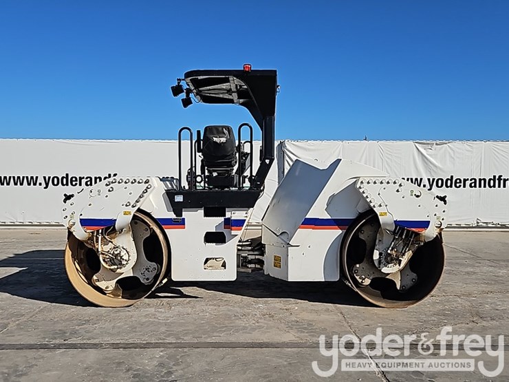 2014-caterpillar-cb54xw-image-3