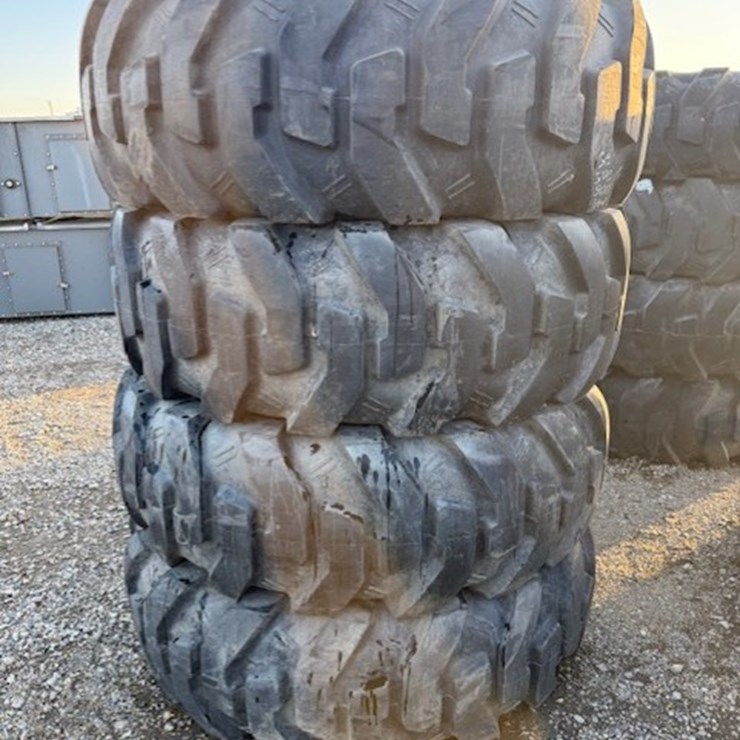 4 Maxam Tires (PD5261)