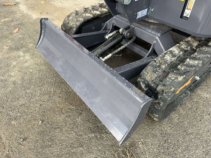 2025-agt-mx15z-mini-excavator-image-10