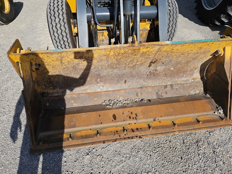 2007-deere-410j-image-3