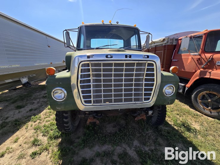 1974-ford-ln800-image-2