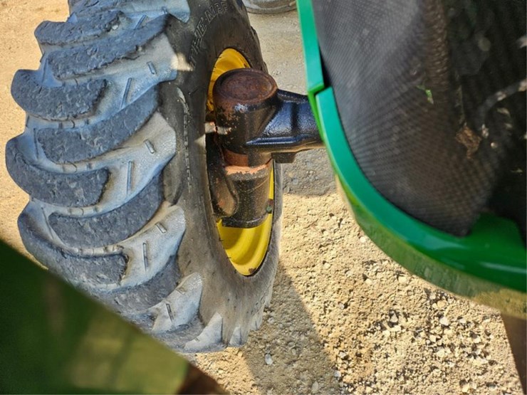 john-deere-3038e-image-27