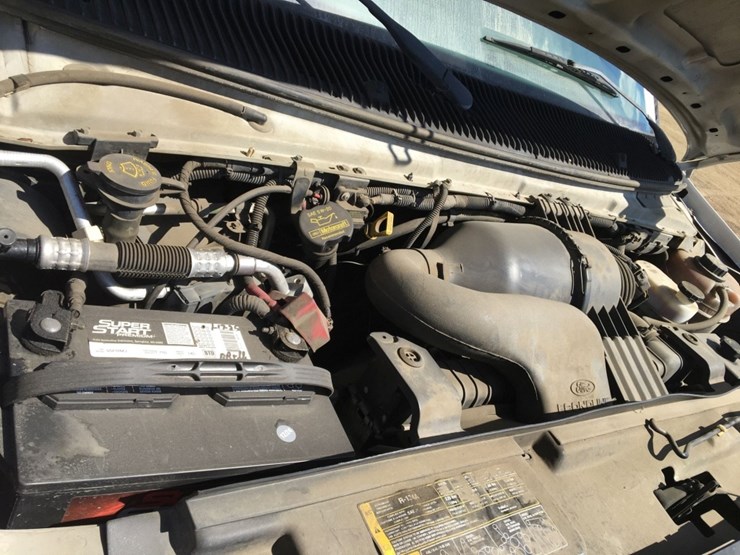 2010-ford-e250-image-9