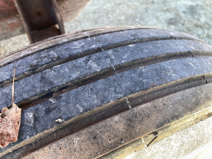 #5931-•-gravity-box-on-running-gear-image-27