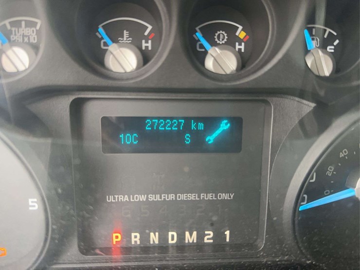 2016-ford-f550-xl-image-32