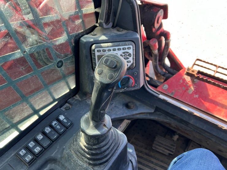 2018-takeuchi-tl12r2-image-9