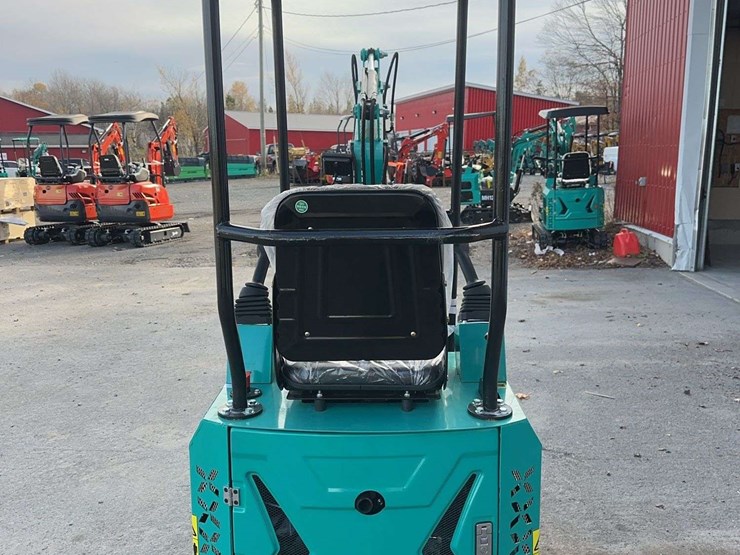 2025-agt-mh12z-mini-excavator-image-6