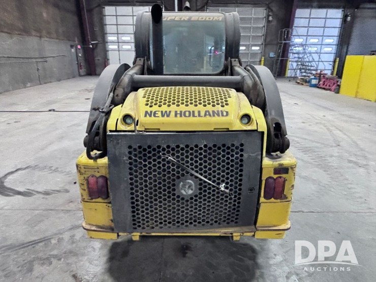 2011-new-holland-l218-image-6
