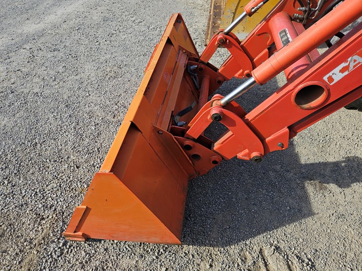 2020-kubota-m6-131-image-5