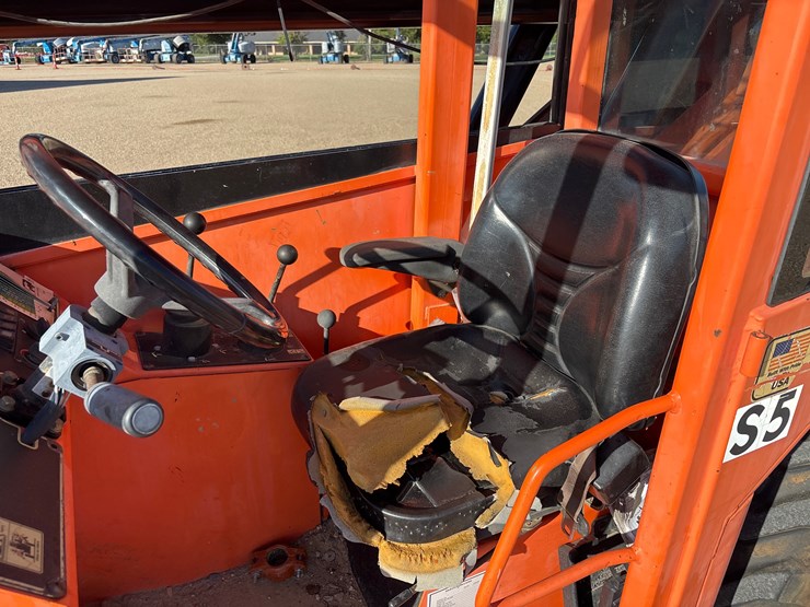 sky-trak-6042-image-12