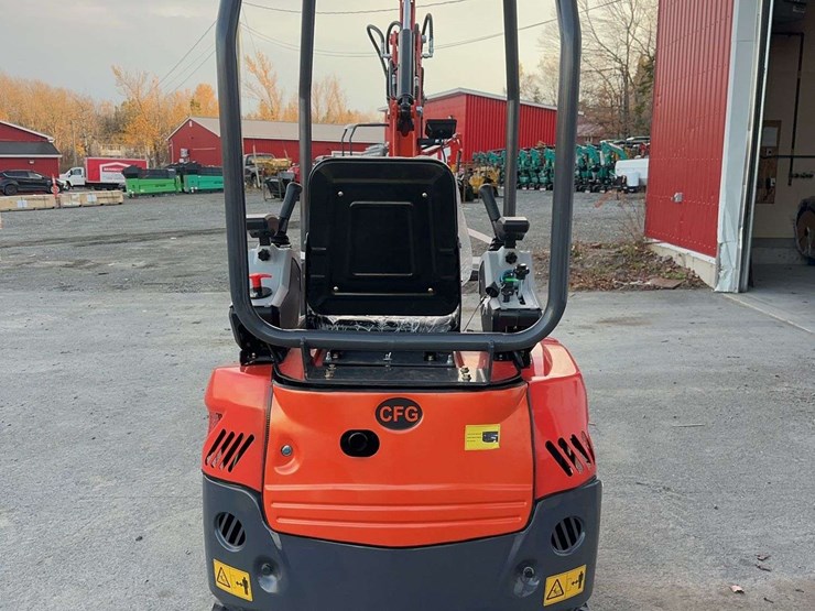2025-cfg-qk20r-mini-excavator-image-6