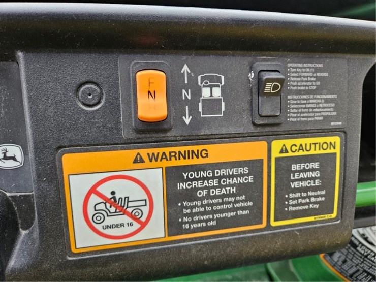 2011-john-deere-gator-image-28